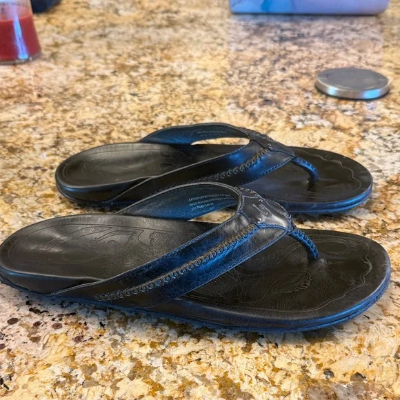 OluKai Black Leather Sandals - Picture 3 of 6